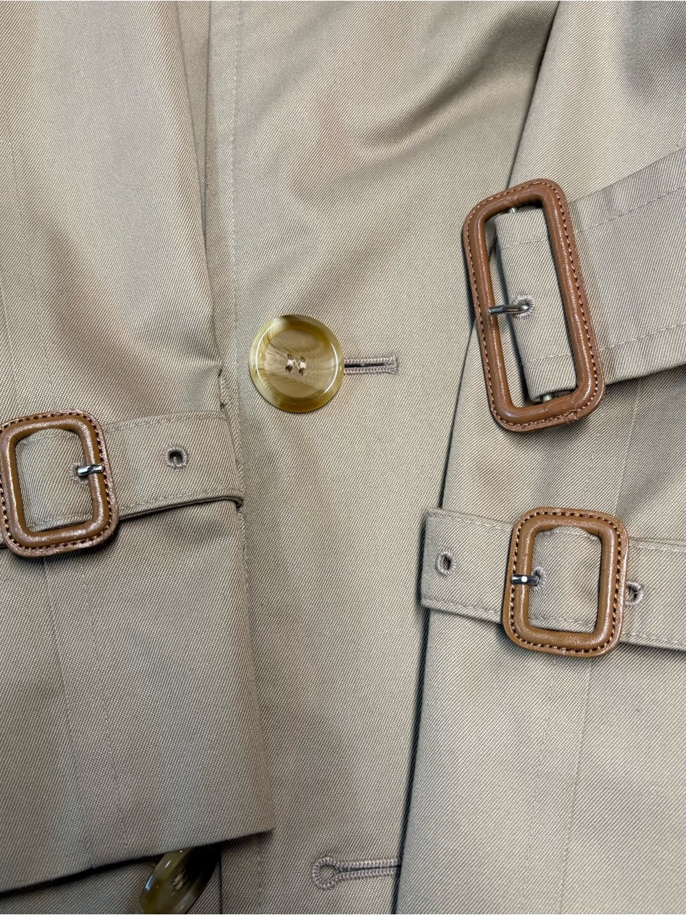 Burberry trench coat. - Picture 11 of 16